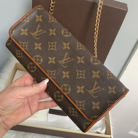 ❌SOLD❌2000 authentic Louis Vuitton Twin Pochette GM with box and free chain - Picture 6 of 17
